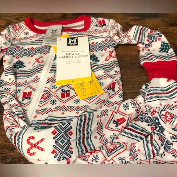 Gender Neutral Baby Holiday Blanket Sleeper Super Soft Snug Fitting 6 Months NWT - Picture 2 of 7